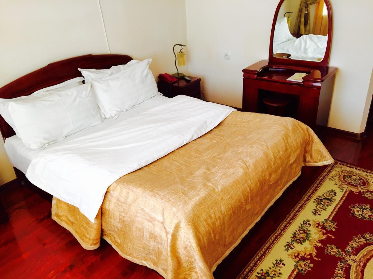 Hotel Ark Ms Taraz Exteriér fotografie