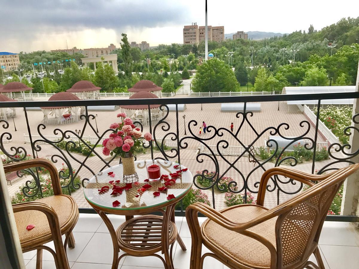 Hotel Ark Ms Taraz Exteriér fotografie